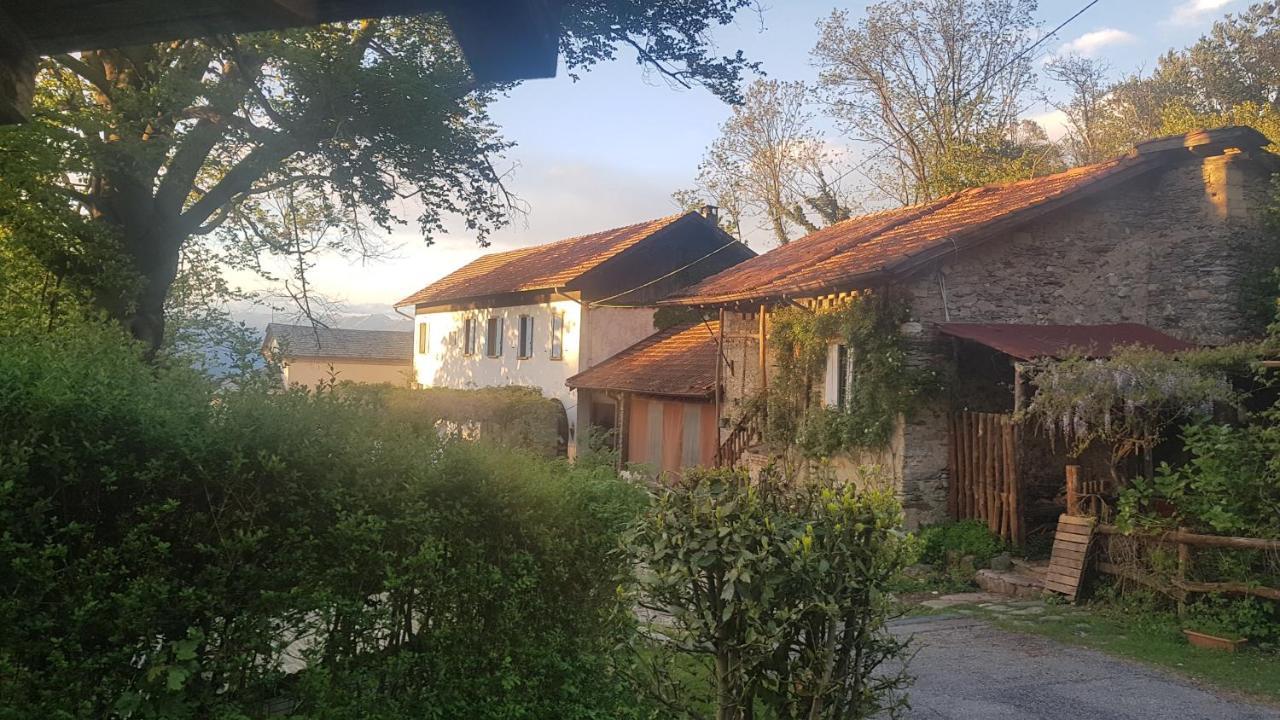 B&B Il Gatto Nero Castelveccana Екстериор снимка