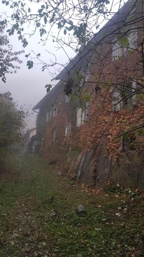 B&B Il Gatto Nero Castelveccana Екстериор снимка