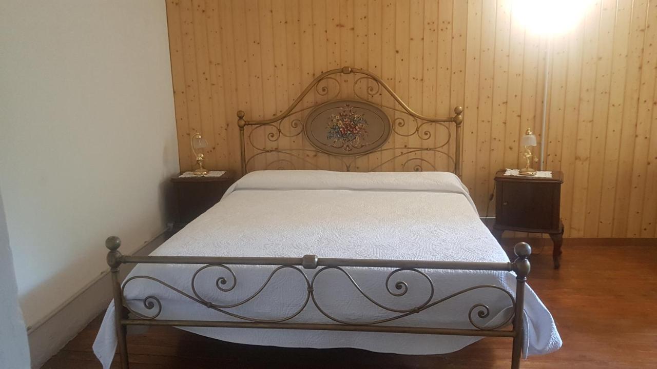 B&B Il Gatto Nero Castelveccana Екстериор снимка