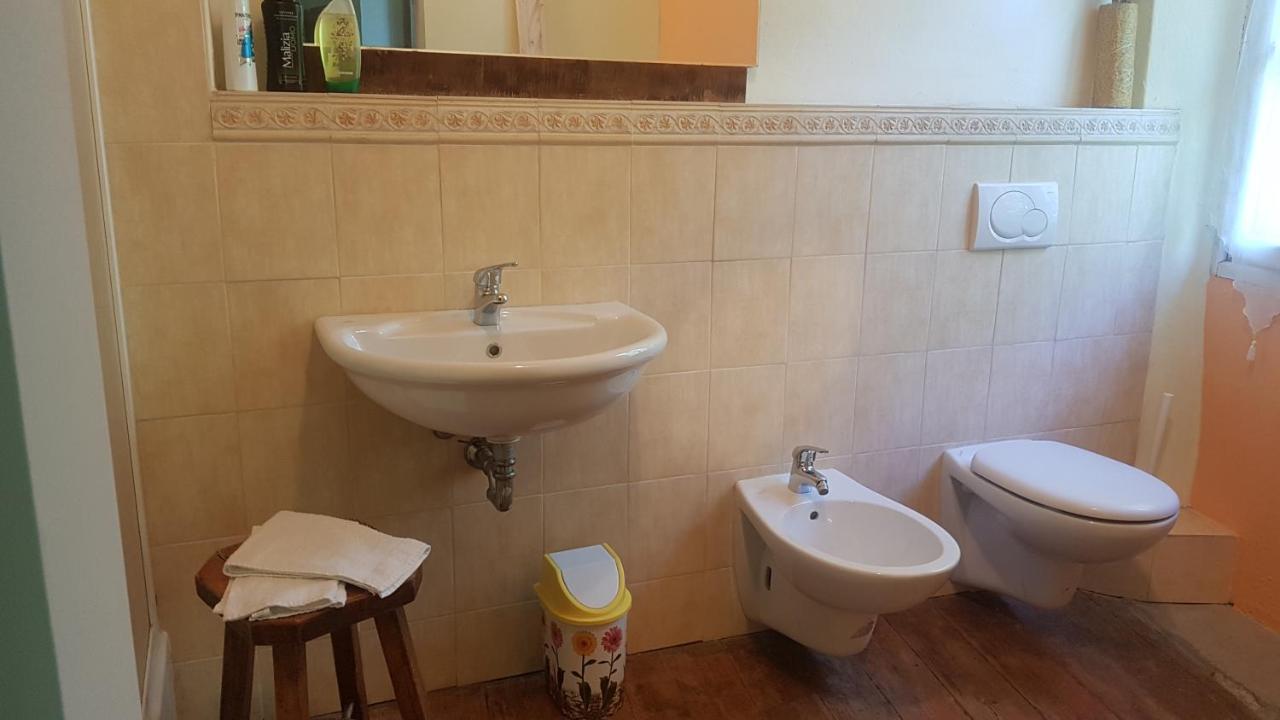 B&B Il Gatto Nero Castelveccana Екстериор снимка