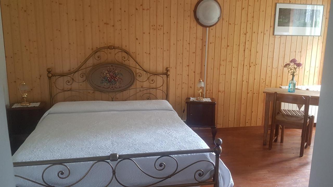 B&B Il Gatto Nero Castelveccana Екстериор снимка