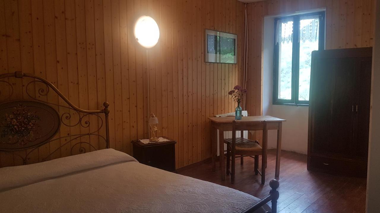 B&B Il Gatto Nero Castelveccana Екстериор снимка