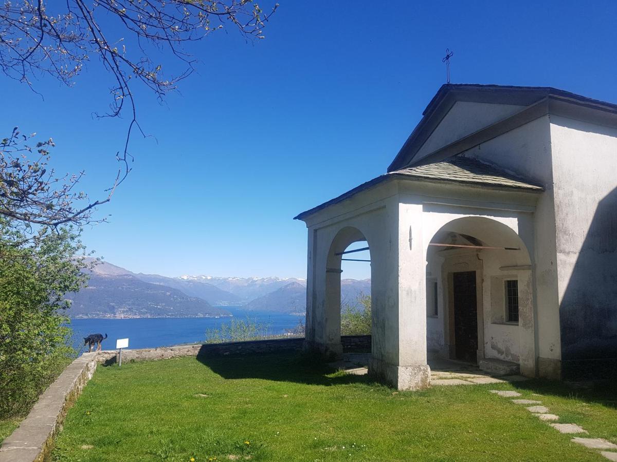 B&B Il Gatto Nero Castelveccana Екстериор снимка