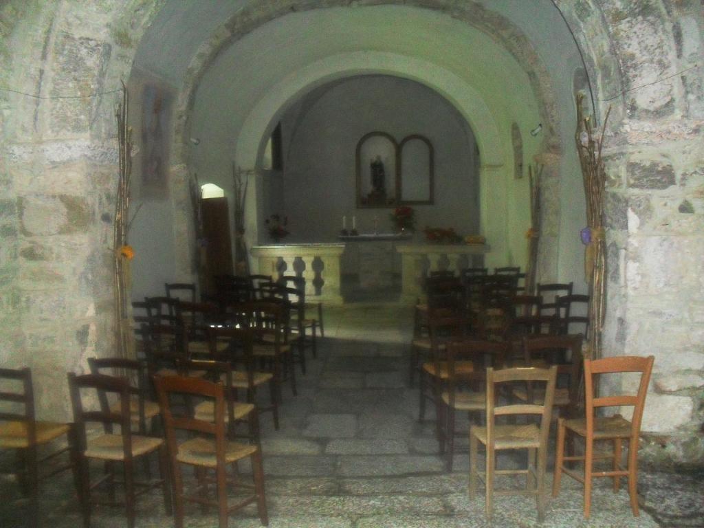 B&B Il Gatto Nero Castelveccana Екстериор снимка