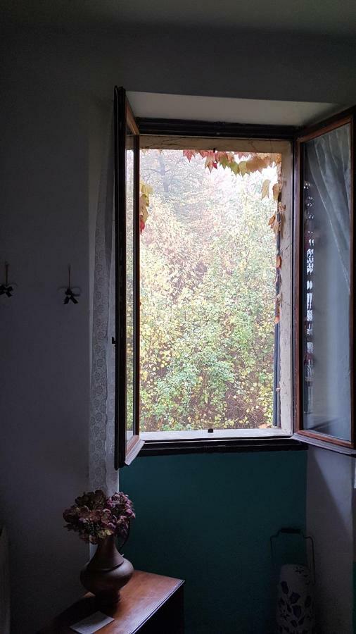 B&B Il Gatto Nero Castelveccana Екстериор снимка