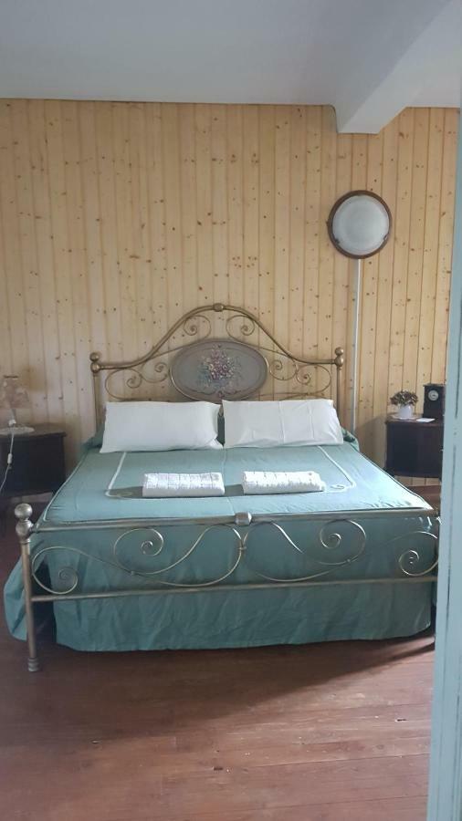 B&B Il Gatto Nero Castelveccana Екстериор снимка