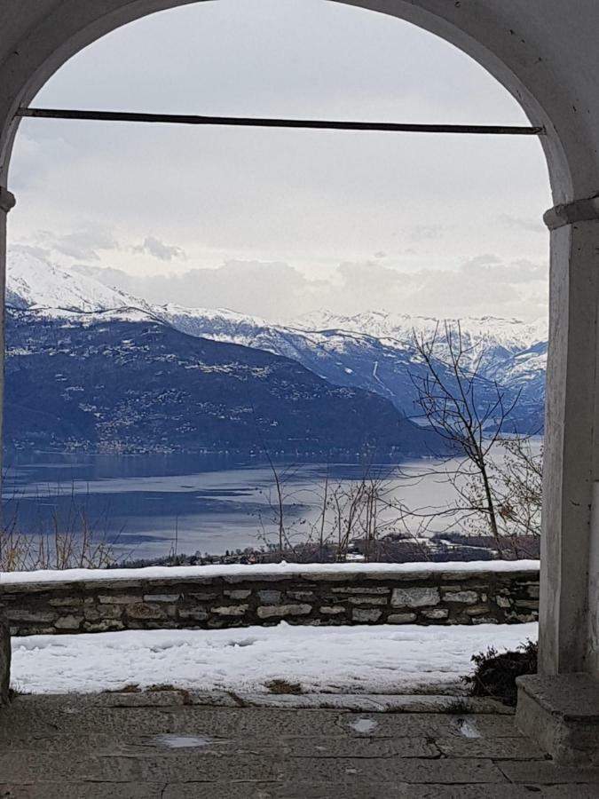 B&B Il Gatto Nero Castelveccana Екстериор снимка